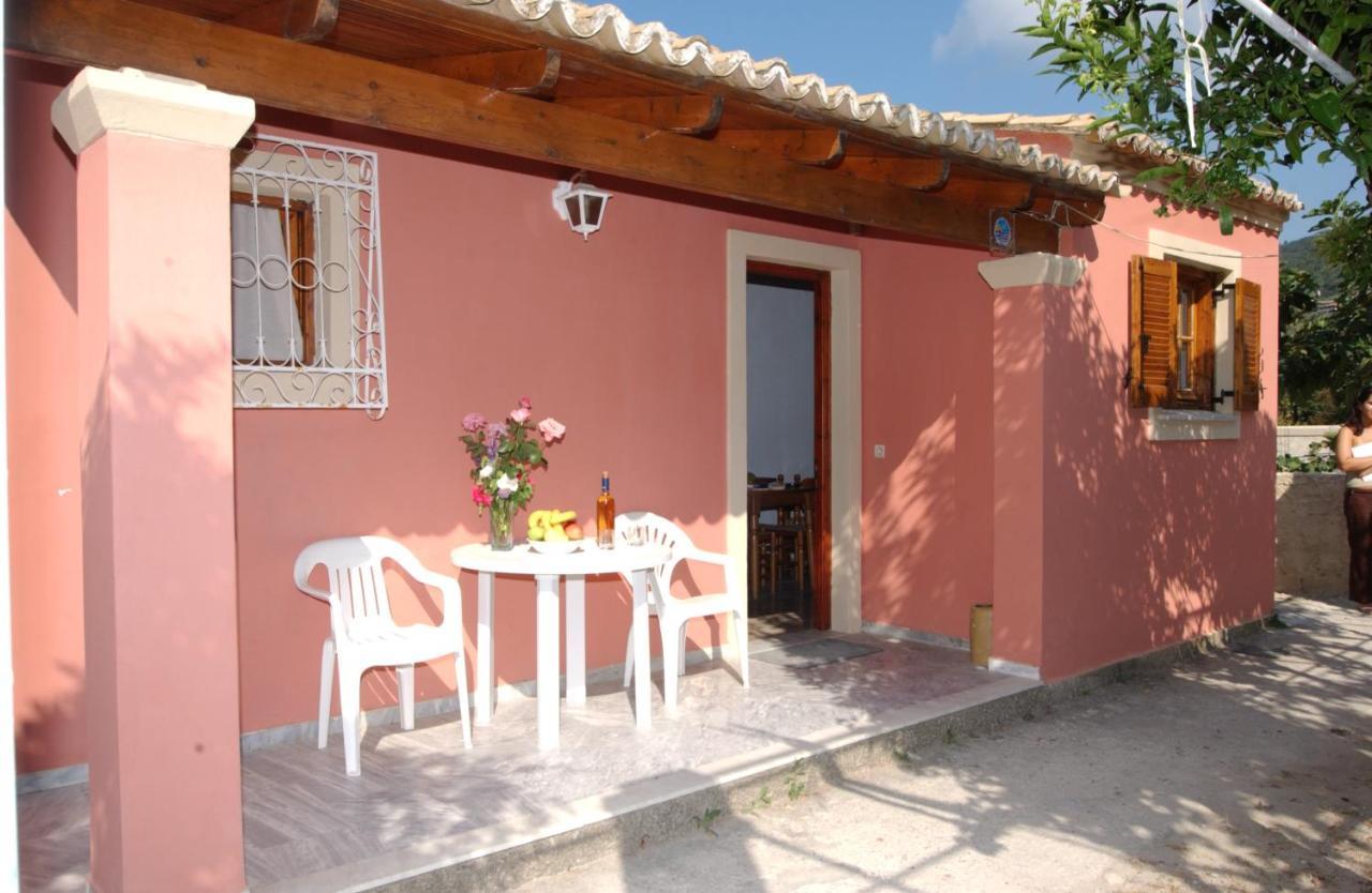 Amalia Cottages อากิออส กอร์ดิออส ภายนอก รูปภาพ
