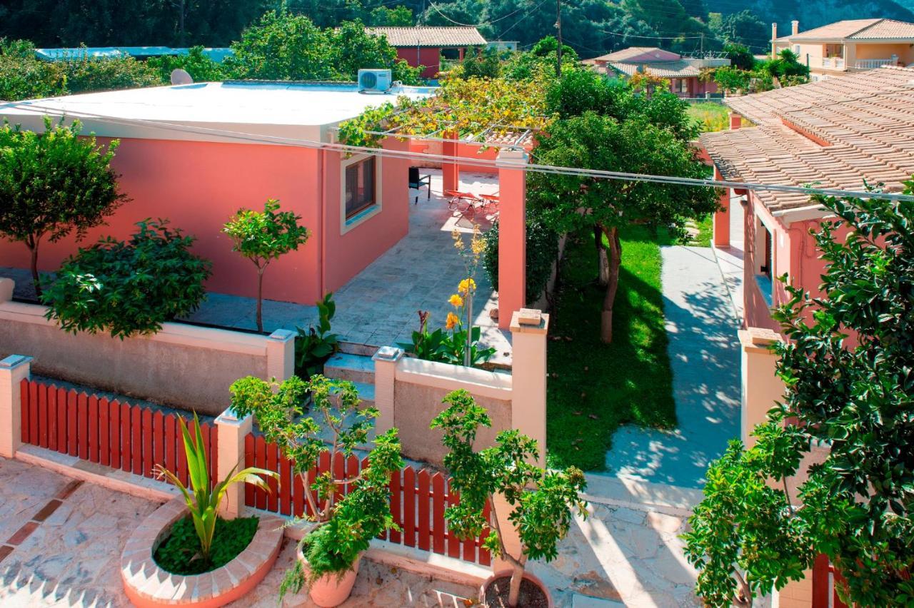 Amalia Cottages อากิออส กอร์ดิออส ภายนอก รูปภาพ