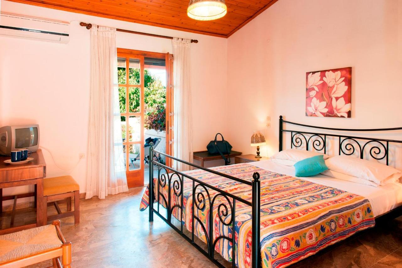Amalia Cottages อากิออส กอร์ดิออส ภายนอก รูปภาพ